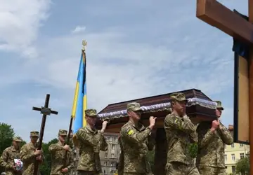 Funerais de soldados, nosso maior desafio, diz sacerdote ucraniano
