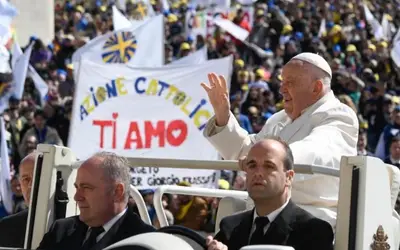 O Papa à Ação Católica: faça crescer a 'cultura do abraço'