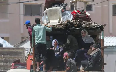 Rafah: exército israelense ordena evacuação e civis fogem da cidade
