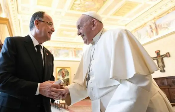 Francisco recebe o presidente da Albânia no Vaticano